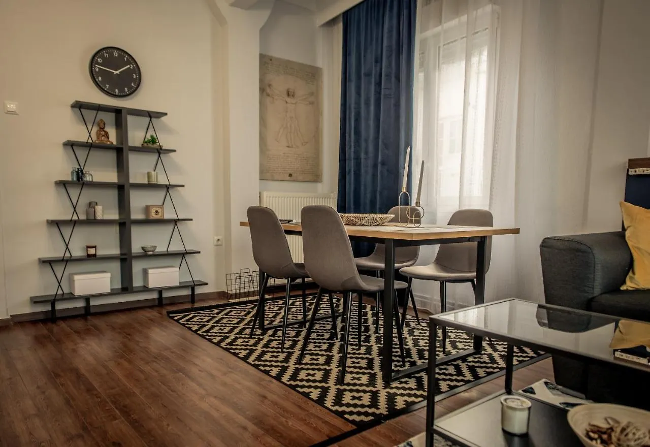 Poseidon\'S Apartment On White Tower Midas Home location
